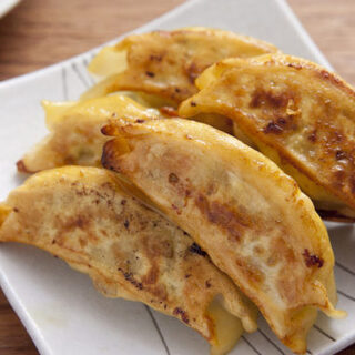 おいしさ新感覚！「アイデア焼き餃子」の作り方＆餃子が主役のアレンジレシピ