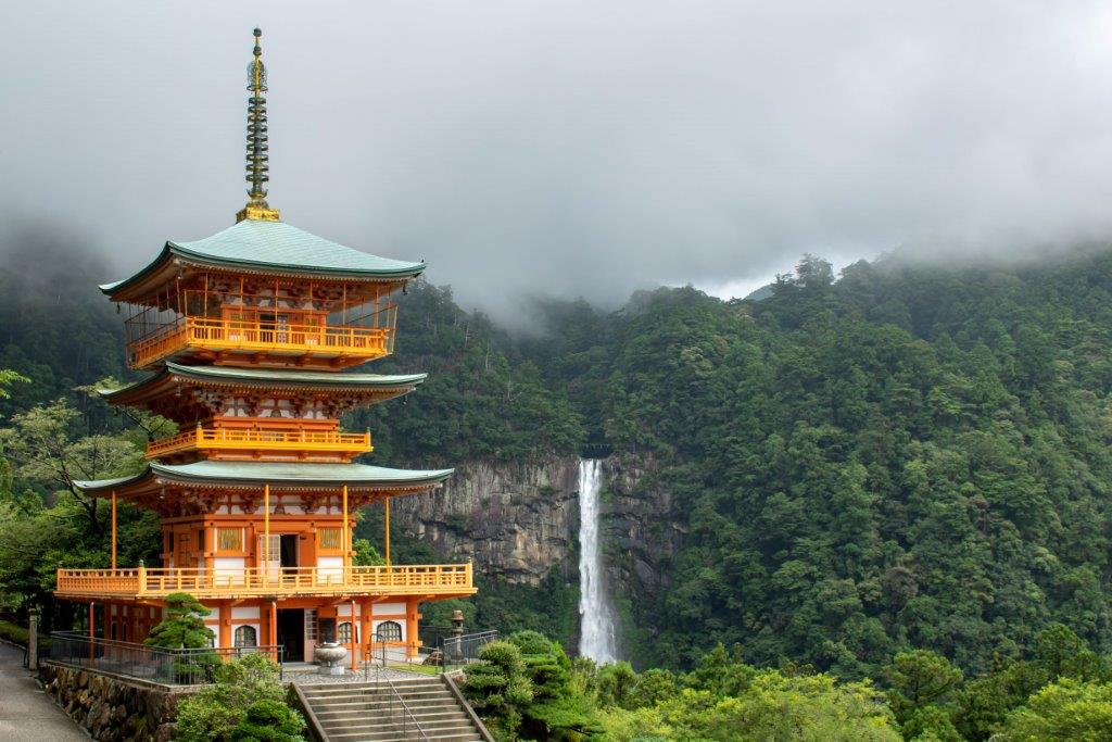 きっと心が洗われる。世界遺産『那智の滝』と熊野古道・温泉観光案内