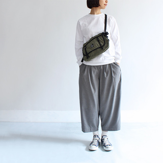 程よくメンズっぽく、品良く決まる。「グレーパンツ」でつくる大人の春コーデ