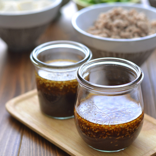 サラダから肉料理まで守備範囲広し！我が家の自慢の「万能ダレ」の作り方