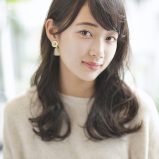 伸ばしかけも素敵に決まる♪前髪の【分け方＆流し方】で印象をアップしよう