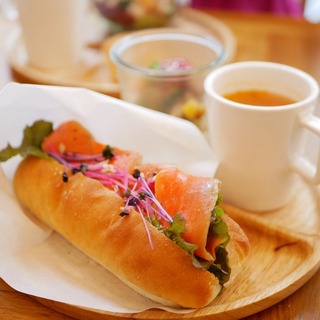 夜ふかしさんも、早起きさんも。渋谷周辺で「パン」モーニングがあるお店