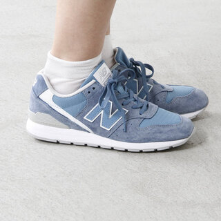 コーディネートも気分も明るく＊「春色スニーカー」でお出かけしよう