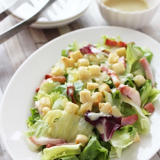 サラダ以外にも使い道いろいろ。炒めてもおいしい『ロメインレタス』のレシピ