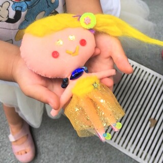 子どもの自由で無垢な絵に、命を吹き込んで*「100mermaids workshop」のぬいぐるみ