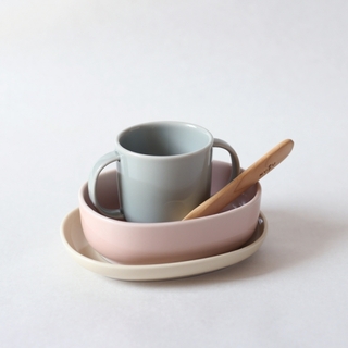 スタイ？それともおもちゃ？女の子の赤ちゃんにおすすめ【出産祝い】カタログ