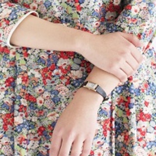 おしゃれなあの人は持っている。“小さめ小物”で大人の振る舞いを身につけよう