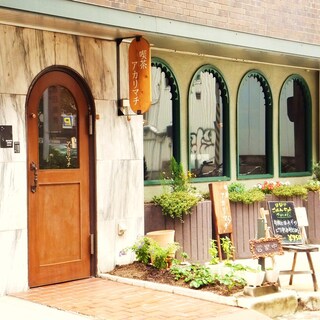 街中なのに心が落ち着く。一人でも入りやすい大阪の大人カフェ15選