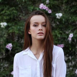 やわらかく、ナチュラルに。『外国人風メイク』で雰囲気のある"おしゃれ顔”になる方法