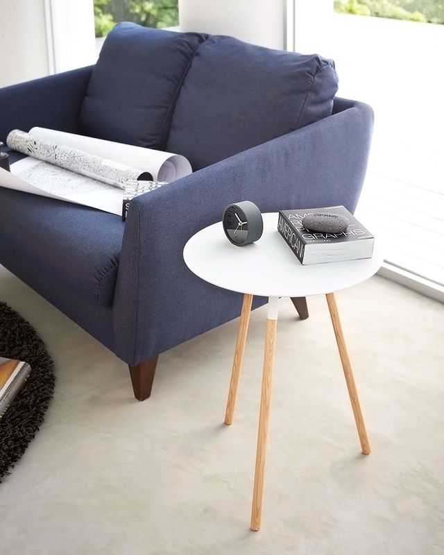 手を伸ばせばそこにある ソファと相性の良い サイドテーブル の選び方 キナリノ