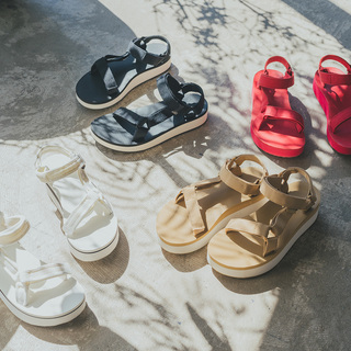 通勤もオフも大活躍♪今年履きたい『Teva（テバ）』新作サンダル