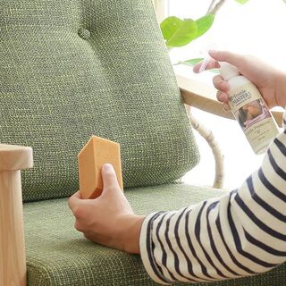 キレイに見えても汚れがいっぱい！素材別に覚えておきたい【ソファー】のお掃除術 