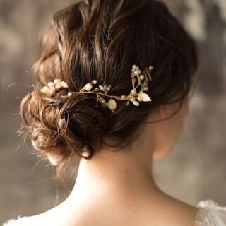 ナチュラルウェディングに◎自分らしさを引き出す、素敵な「小枝アクセサリー」