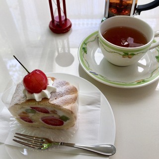 小田急線【成城学園前駅】で優雅なティータイム♪地元に愛される名物カフェ