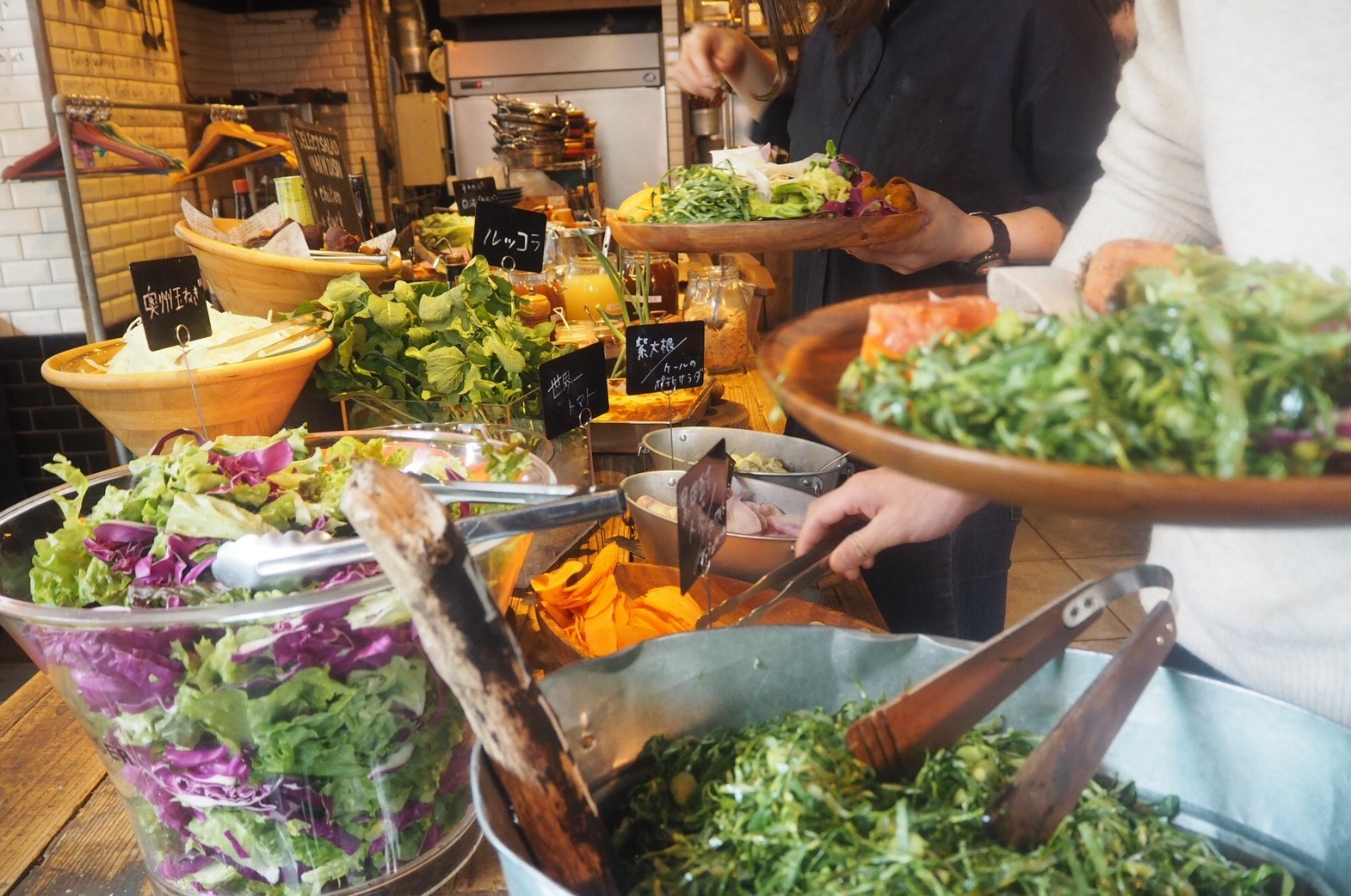 たっぷり食べて おなかも心も大満足 東京都内 サラダ の美味しいお店 キナリノ たっぷり食べて おなかも心も大満足 東京都内 サラダ の美味しいお店 キナリノ