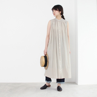 「それどこの？」って聞かれそう。ナチュラルコーデの新定番、yuniの服