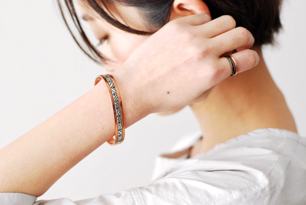 なりたいイメージは アクセサリー で作る シンプルな服に似合う とっておきの 組み合わせ キナリノ