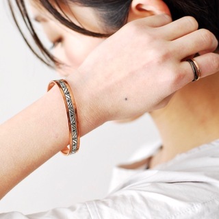 なりたいイメージは『アクセサリー』で作る！シンプルな服に似合う、とっておきの“組み合わせ”