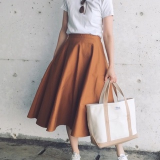 カジュアルもキレイめも！『ユニクロ サーキュラースカート』で叶うお洒落コーデ