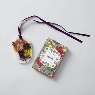 とっておきの喜びと感謝を伝えたい。【年代別】女性に贈るプレゼント特集