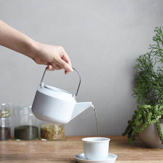 お茶を楽しむ自分時間。くつろぎタイムのお供にしたい「ティーポット」たち