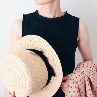 気分はマリリンorオードリー？昔の女優5人の「御用達アイテム」を着こなして