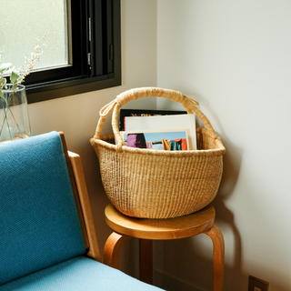 入れるだけでおしゃれに片づく！キッチン・リビングでの「かご」活用術