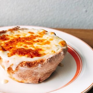 とろーりチーズがあふれだす！美味しい『シカゴピザ』はいかがでしょう？