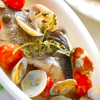 イタリアの郷土料理「アクアパッツァ」をお家で手軽に！アレンジ豊富な献立レシピ帖