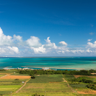 透き通る青い海に囲まれた八重山諸島の楽園　～小浜島でのおすすめ観光スポット～