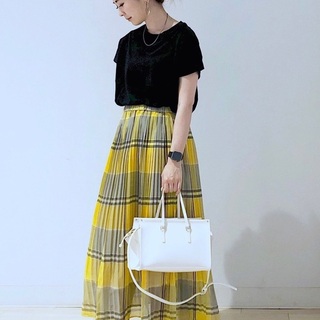 Tシャツは“きれいめ”に着るのが今年流。脱マンネリも叶う《Tシャツきれいめコーデ集》