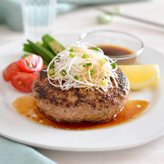 醤油やポン酢のさっぱり味が人気！「和風ハンバーグソース」の作り方＆アレンジレシピ