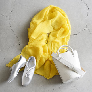 暑さ＆冷え対策に。【夏の温度差】に対応するおすすめアイテム＆着こなし術