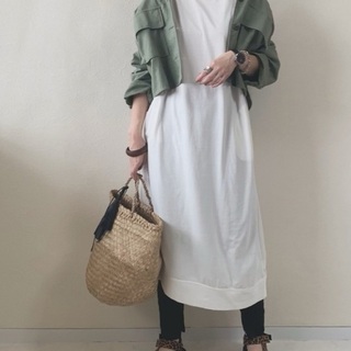 残暑にそっと忍ばせたい！【秋の気配】を感じる“季節の変わり目”コーデの作り方