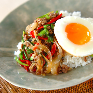 お給料日前でも楽しく乗り切れる♪家計救済食材で作る人気の「節約レシピ」帖