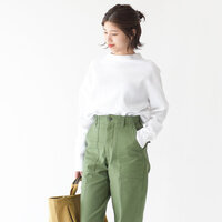 オールシーズン使える 人気の ベイカーパンツ で作る大人カジュアルコーデ キナリノ