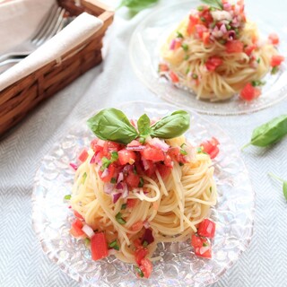 素麺に飽きてしまったら。夏につるっと食べやすい「冷製パスタ」レシピ