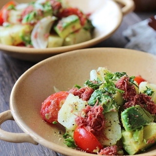 おうちにひとつ置いておきたい。おかずにおつまみに「コンビーフ」を使ったレシピ