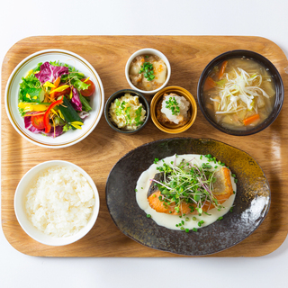 都内にいながら旅気分♪アンテナショップで「ご当地ランチ」を味わおう