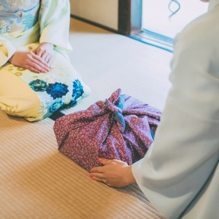 いざという時に役立つ即戦力マナー集。食事から日常のシーンまでおさらい！