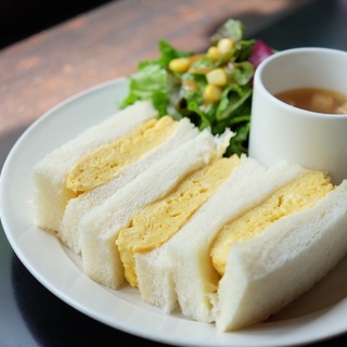 ふらり街歩き【東京・根津】で見つけた素敵なカフェ