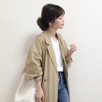 肌寒い季節にサッと羽織って 定番の トレンチコート を小粋に着こなそう キナリノ