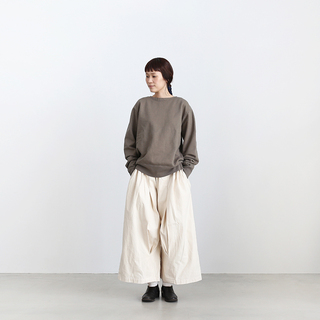 きれいめで上品に。カジュアルで終わらない【大人のスウェット】6選