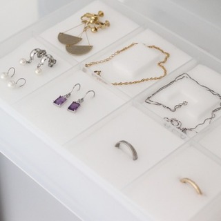 《帽子・バッグ・アクセサリーetc.》かさばりがちな“ファッション小物”収納術