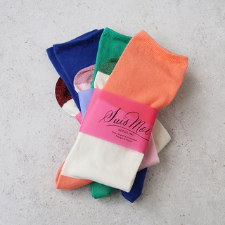 今日は何色？カラーで楽しむ「靴下」で足元を明るくおしゃれに♪