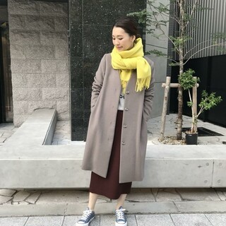 コーデに色のスパイスを。大人が着る「イエロー」のおしゃれスナップ