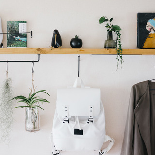 部屋がもっと好きな場所に。賃貸でも叶う「壁面ディスプレイ」アイデア