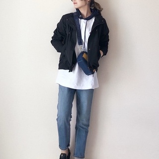 カジュアル派の便利アウター「マウンテンパーカー」の注目ブランド＆着こなしコーデ