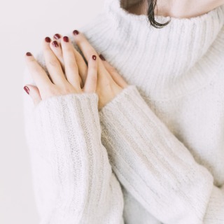 お肌の乾燥は「肩凝り」が原因かも。見直したい生活習慣&肩こり緩和エクササイズ