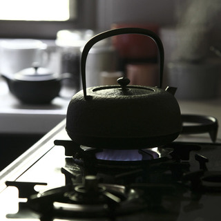 秋冬の朝のルーティンは、少し窓をくもらせて。お湯を沸かしてできる11のこと